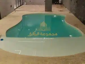 تنفيذ مسبح مع جاكوزي سبا مدمج